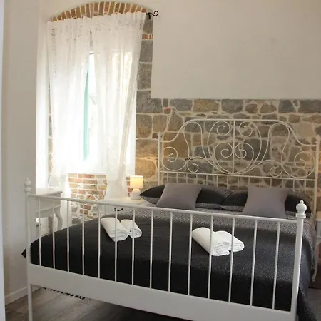 Old School * Kaštela