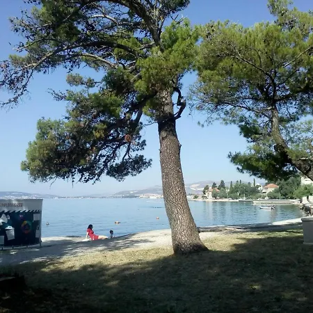 Apartment Old School Kastela