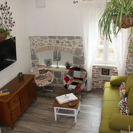 Old School Apartman *