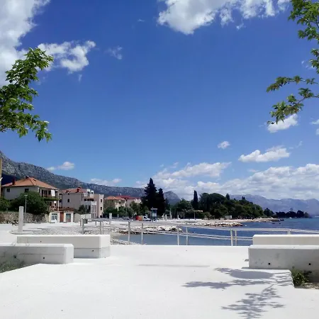 Old School Apartman *